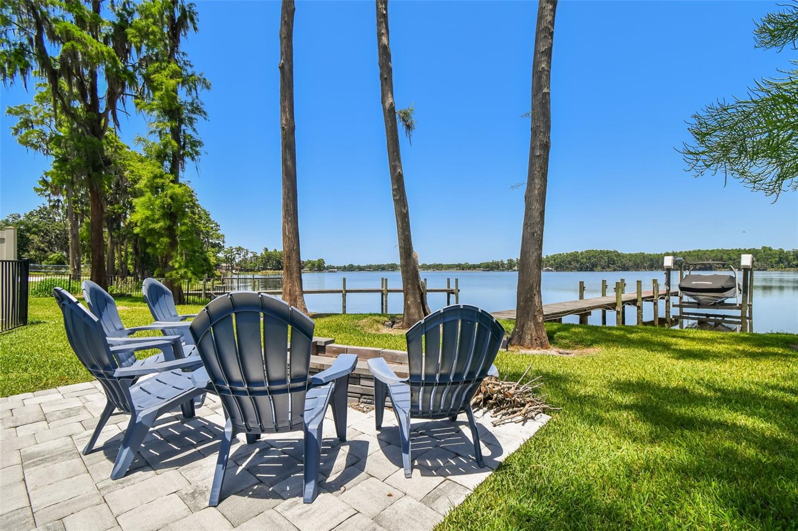 Firepit/Lake Padgett