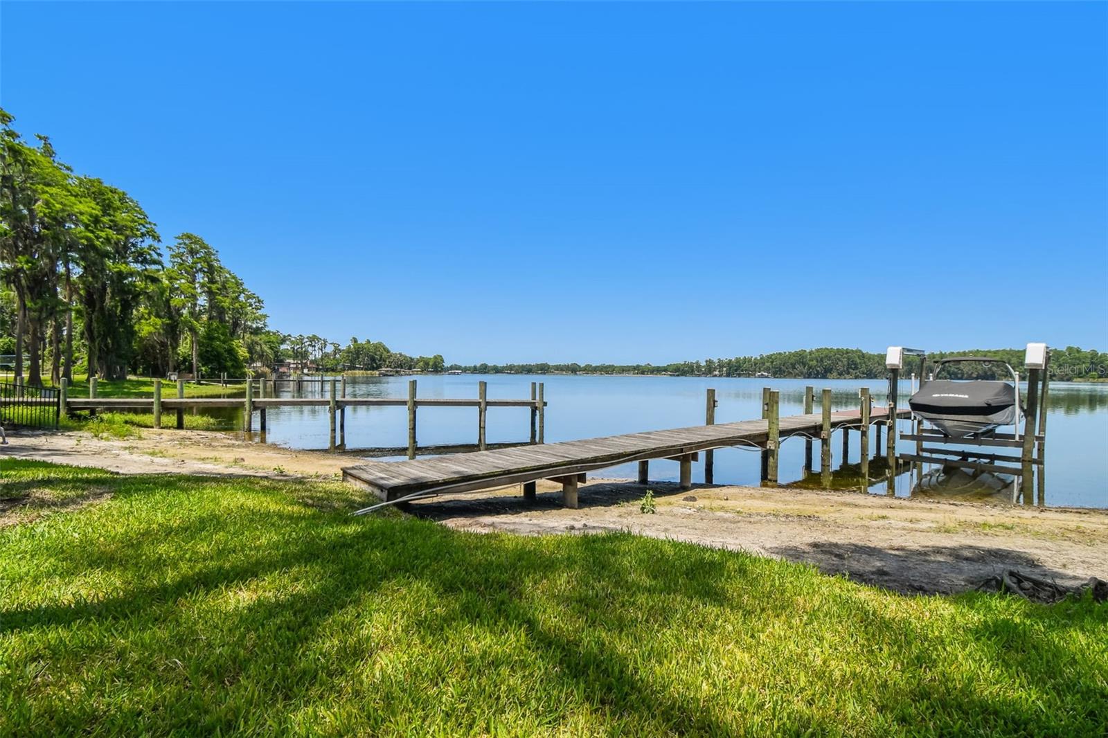 Lake Padgett/Dock/Boat Lift