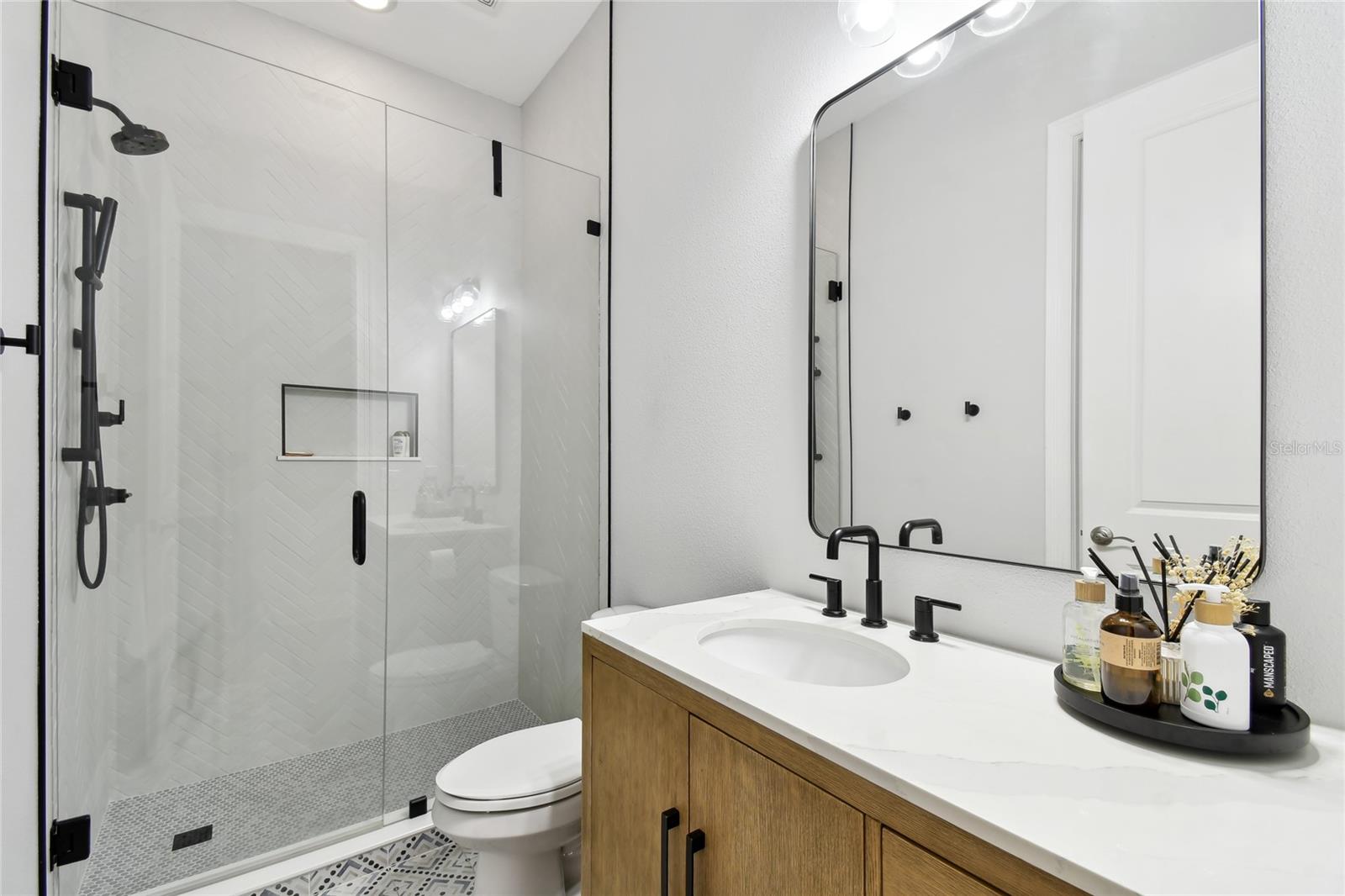 Downstairs full bathroom