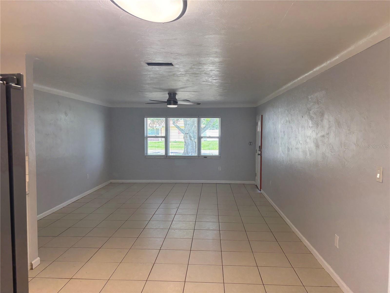spacious living room dining combo