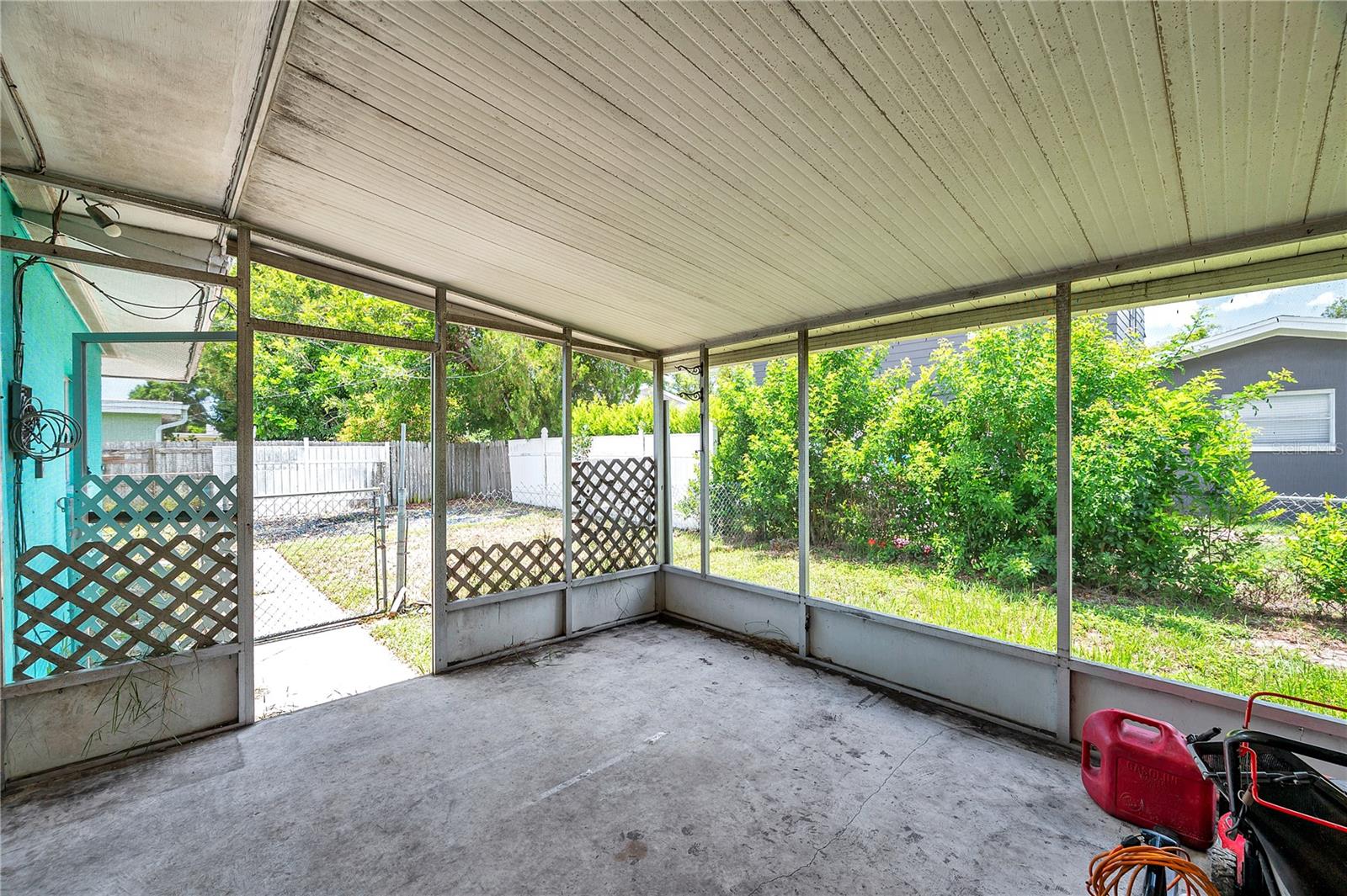 Screened in patio