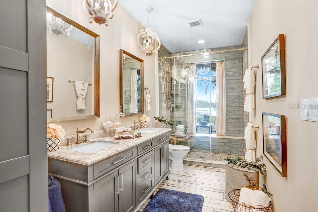 Ensuite Master Bathroom