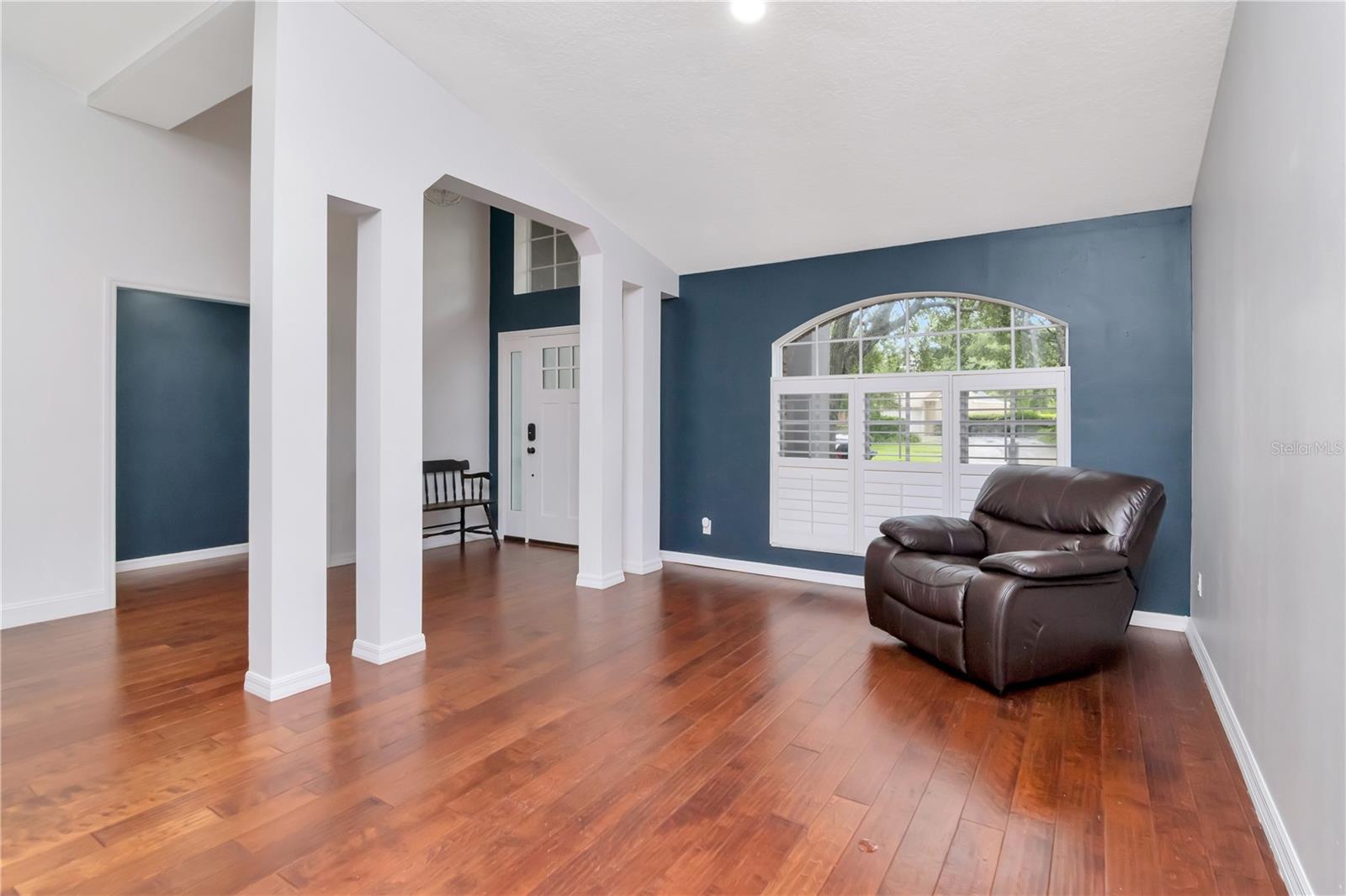Formal Sitting Area - Dining Area
