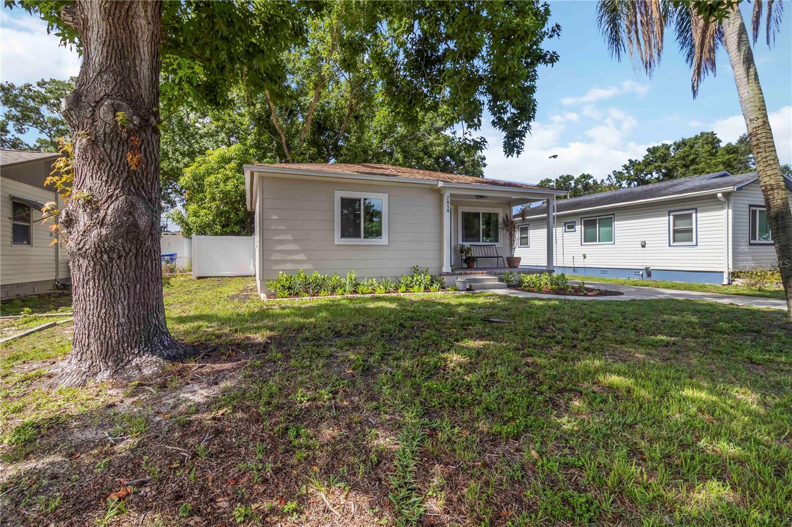 Thank you for touring this cute bungalow!! located around Kenwood!