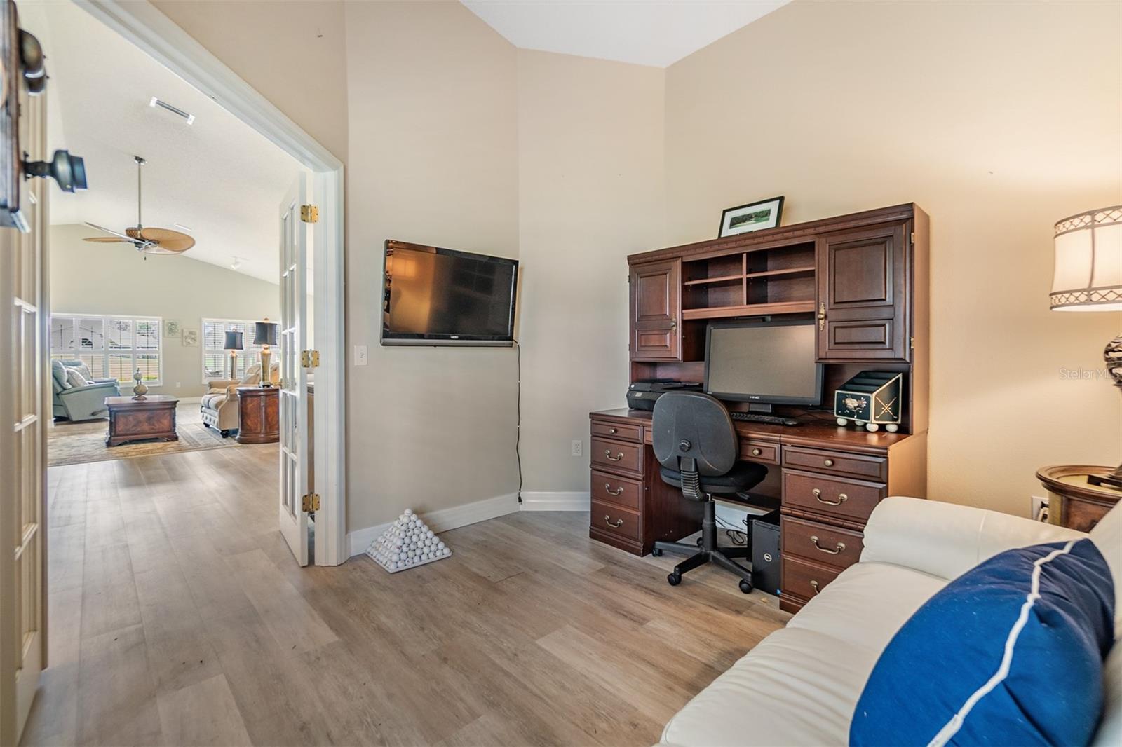 Great flexroom/office off main living area