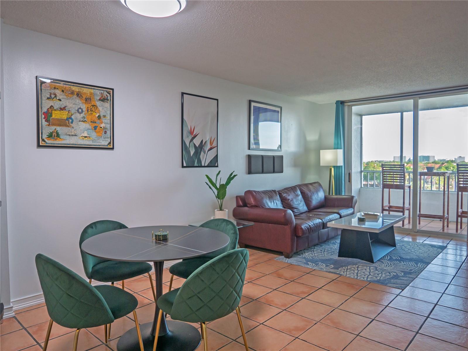 Dining / Living