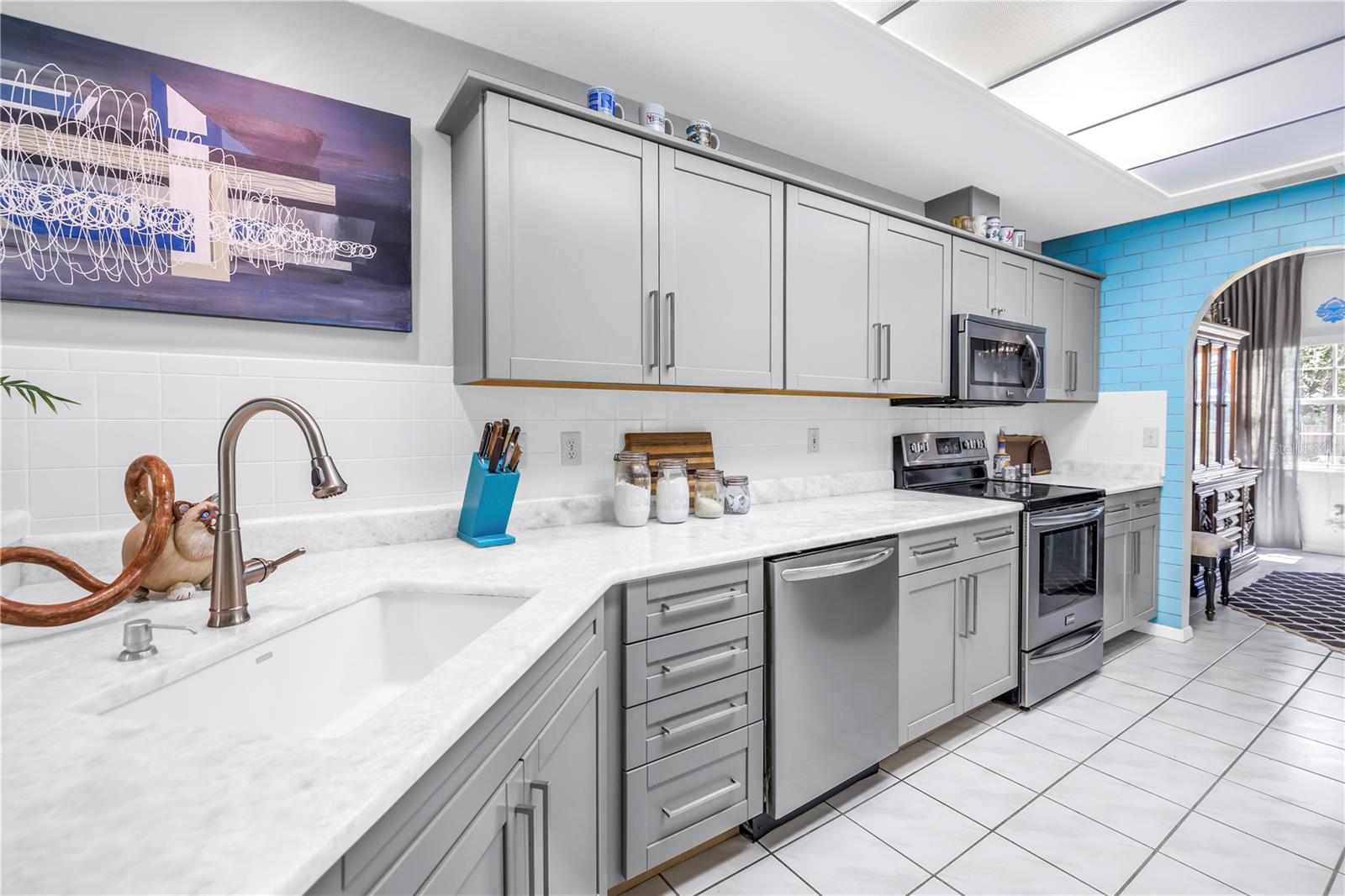 Nice workspace and large sink for dishes