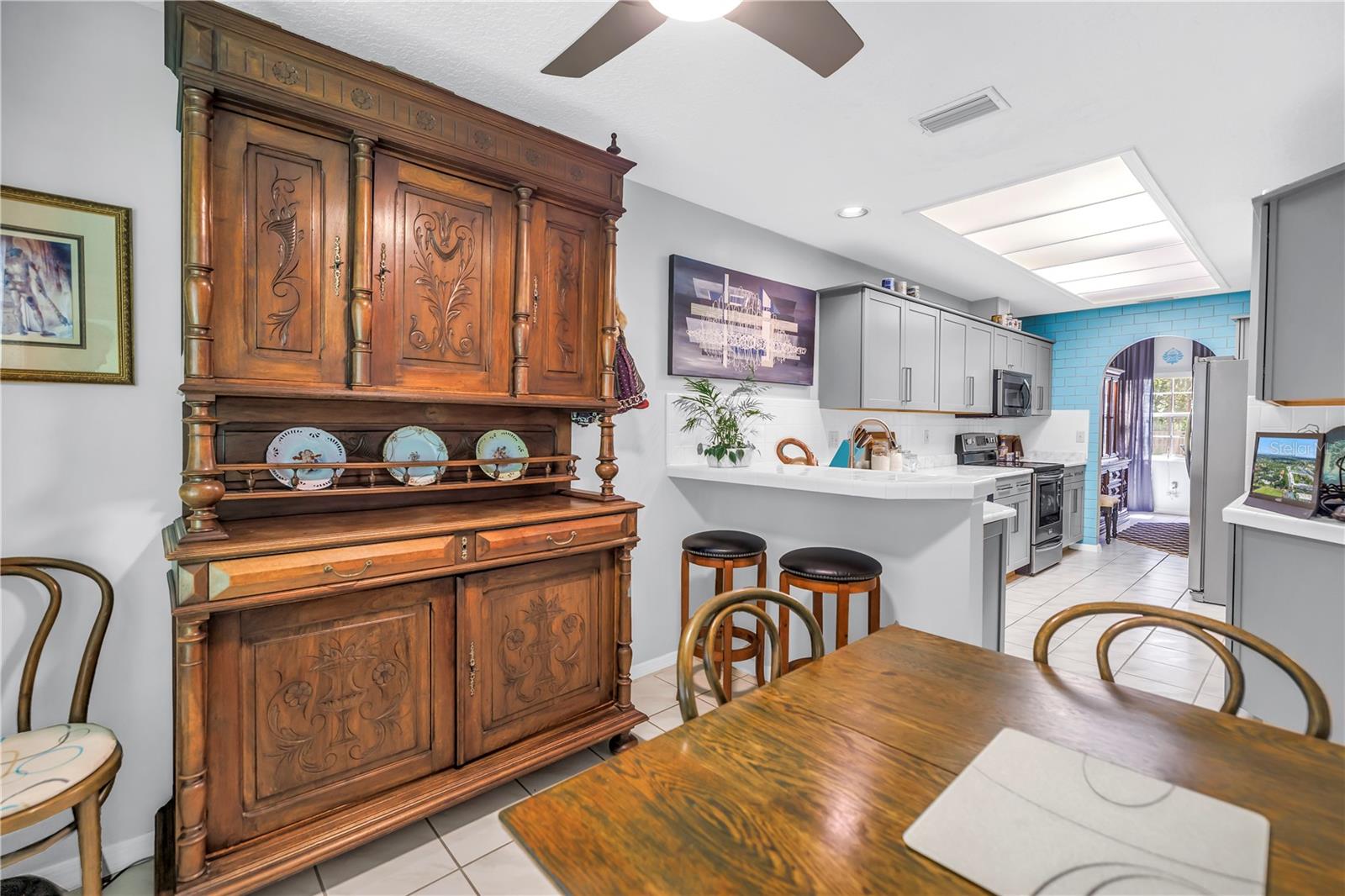 Really a large space in the breakfast room