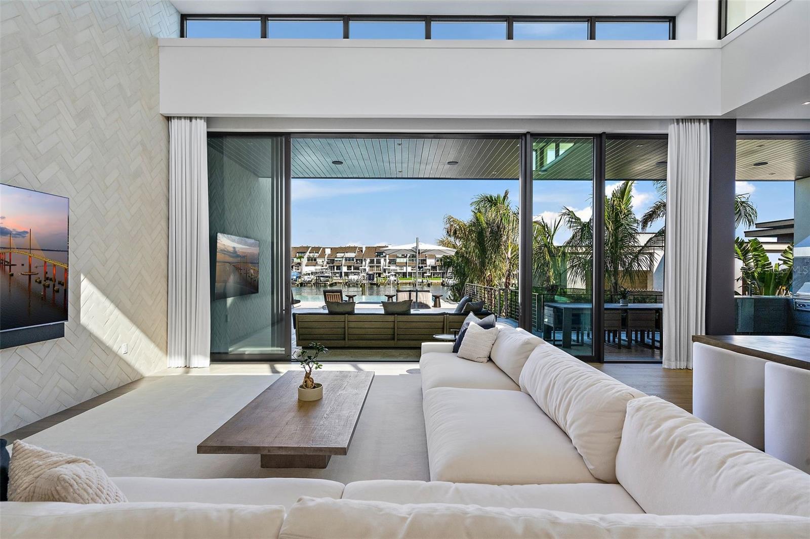 Grand spaces