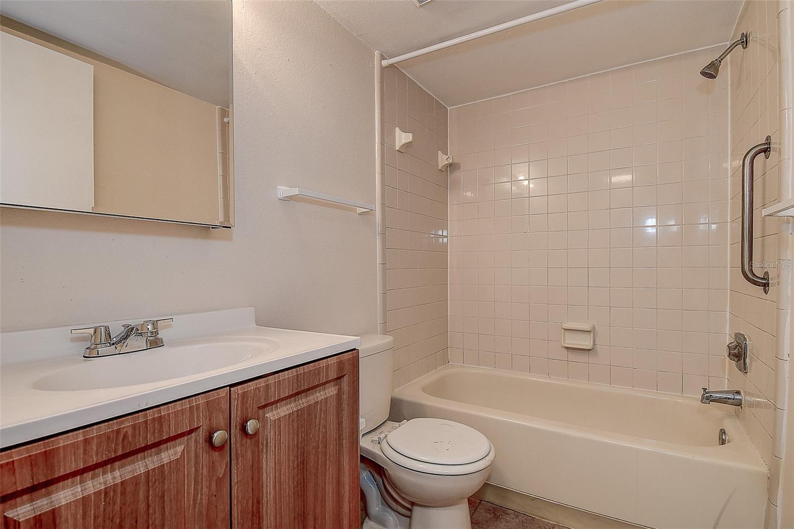 Bedroom 2 bathroom
