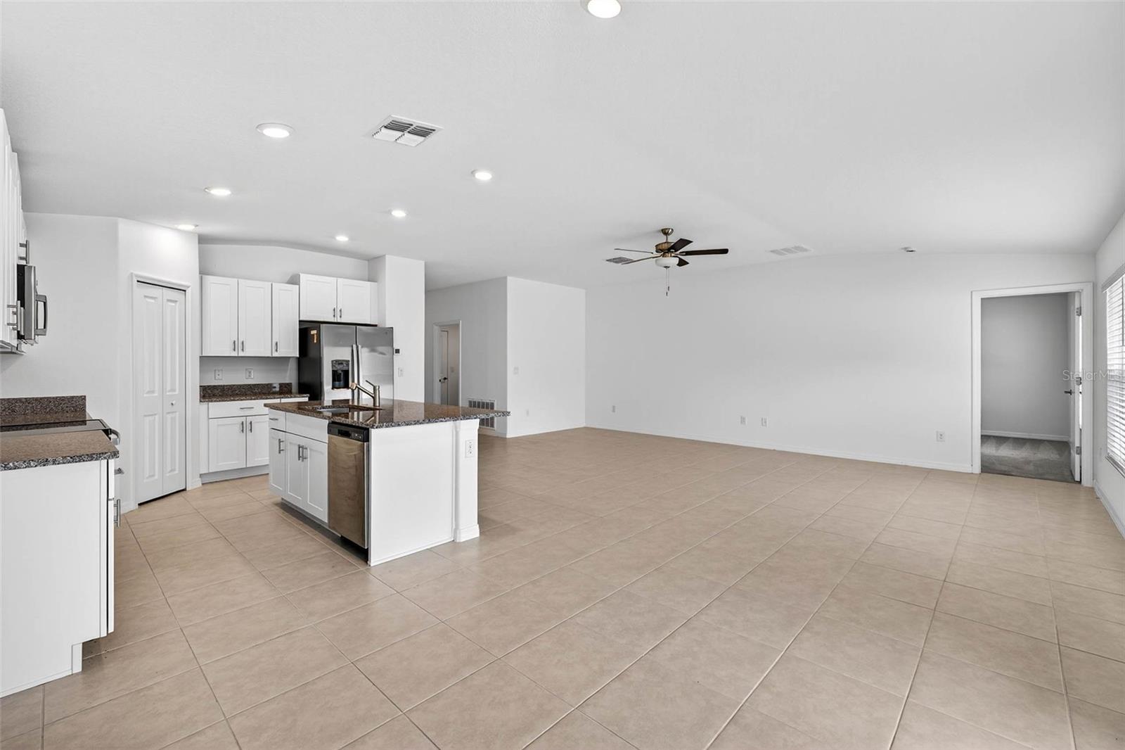 Dining area can seat a table of 6 or more!