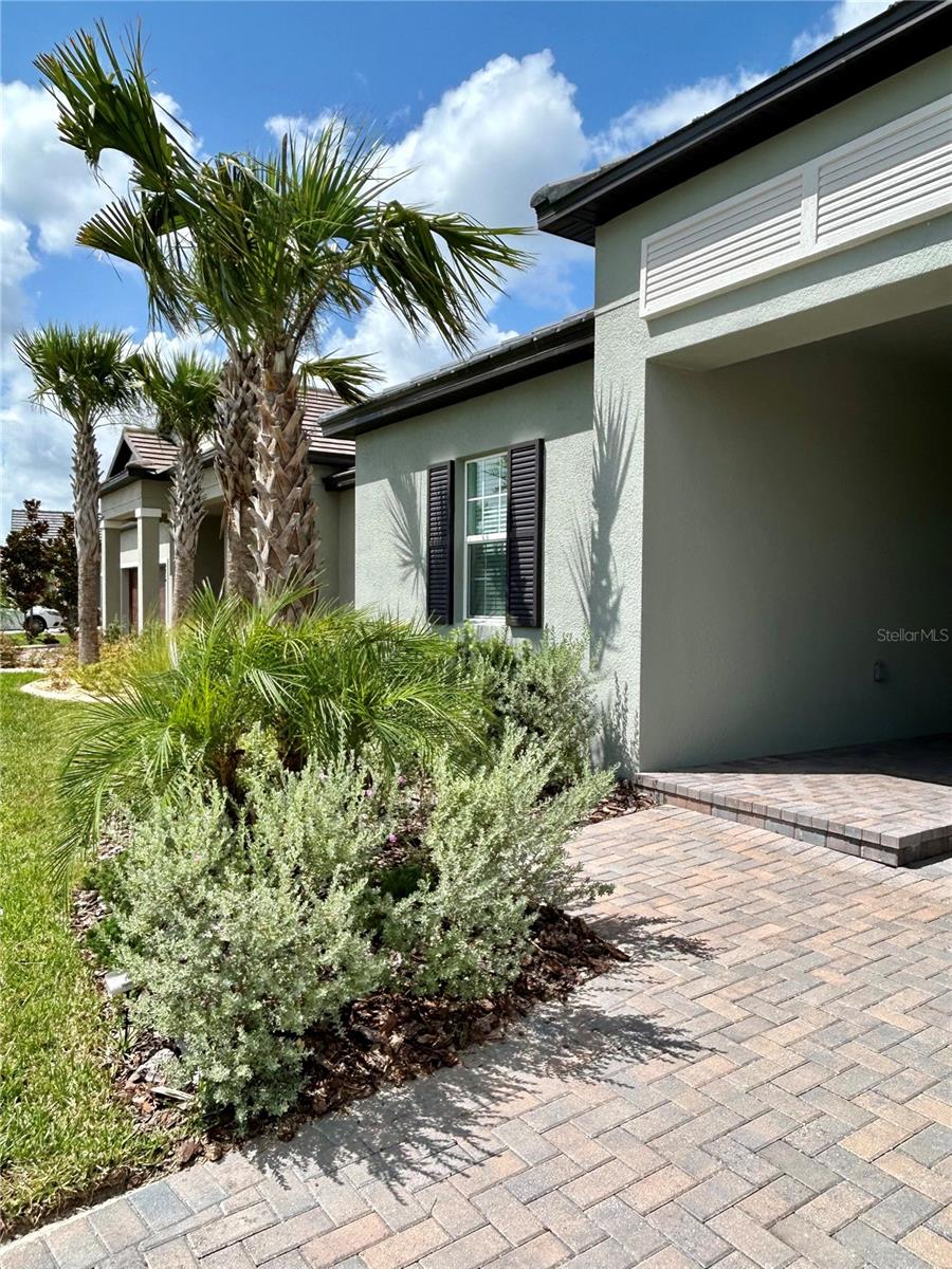 CUSTOM FRONT EXTERIOR PAVERS
