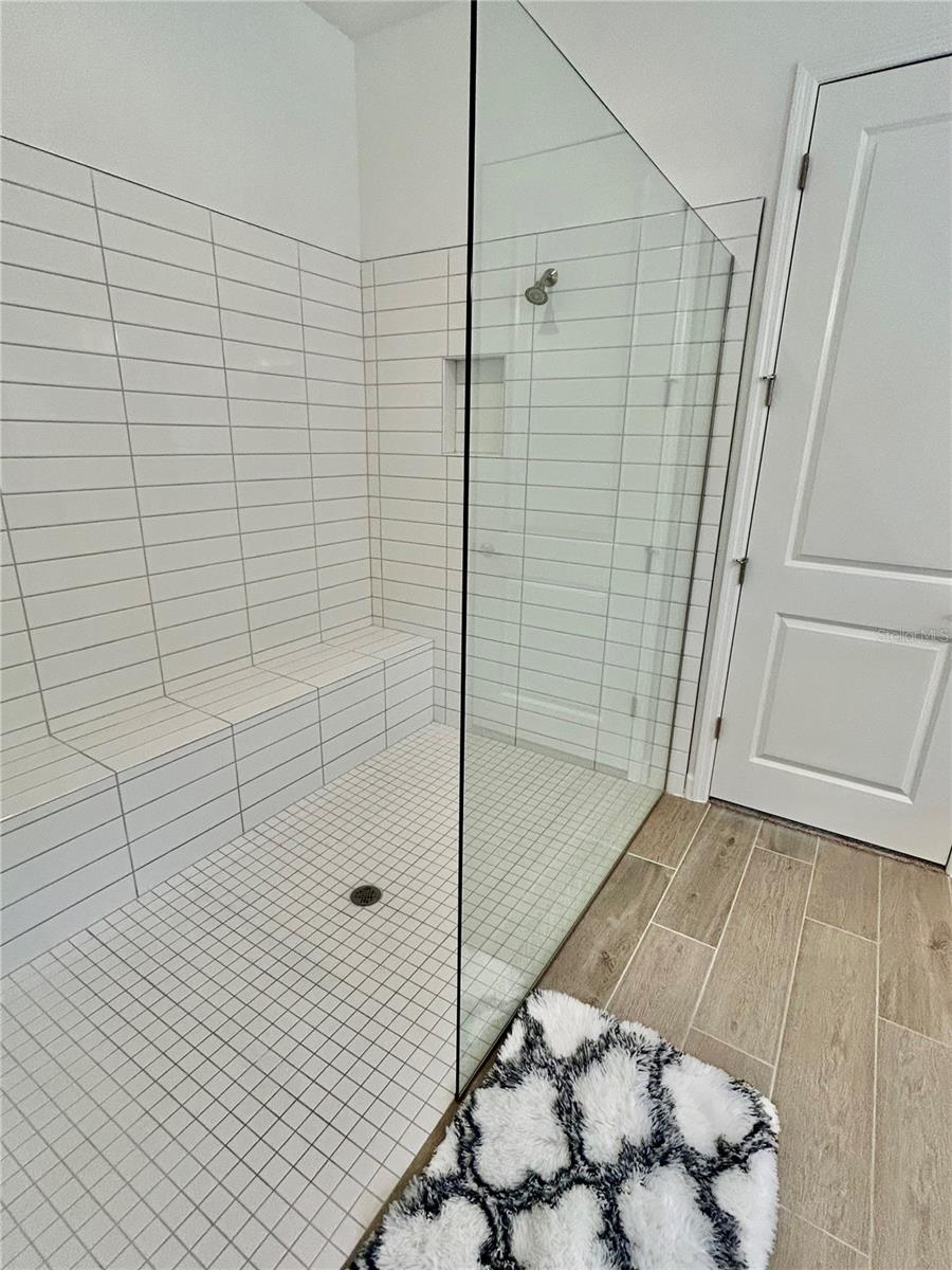 Extra Large Shower