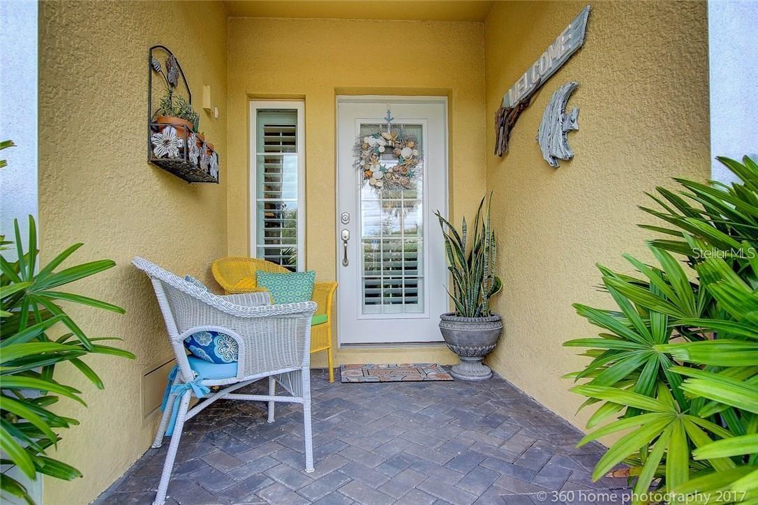 Entry covered porch