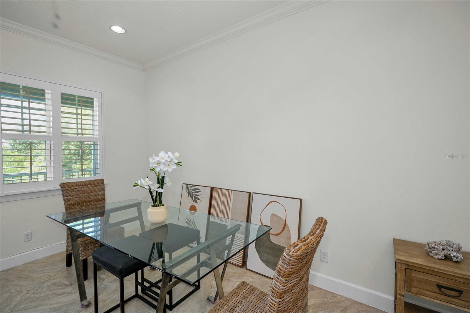 Main level Dining Area
