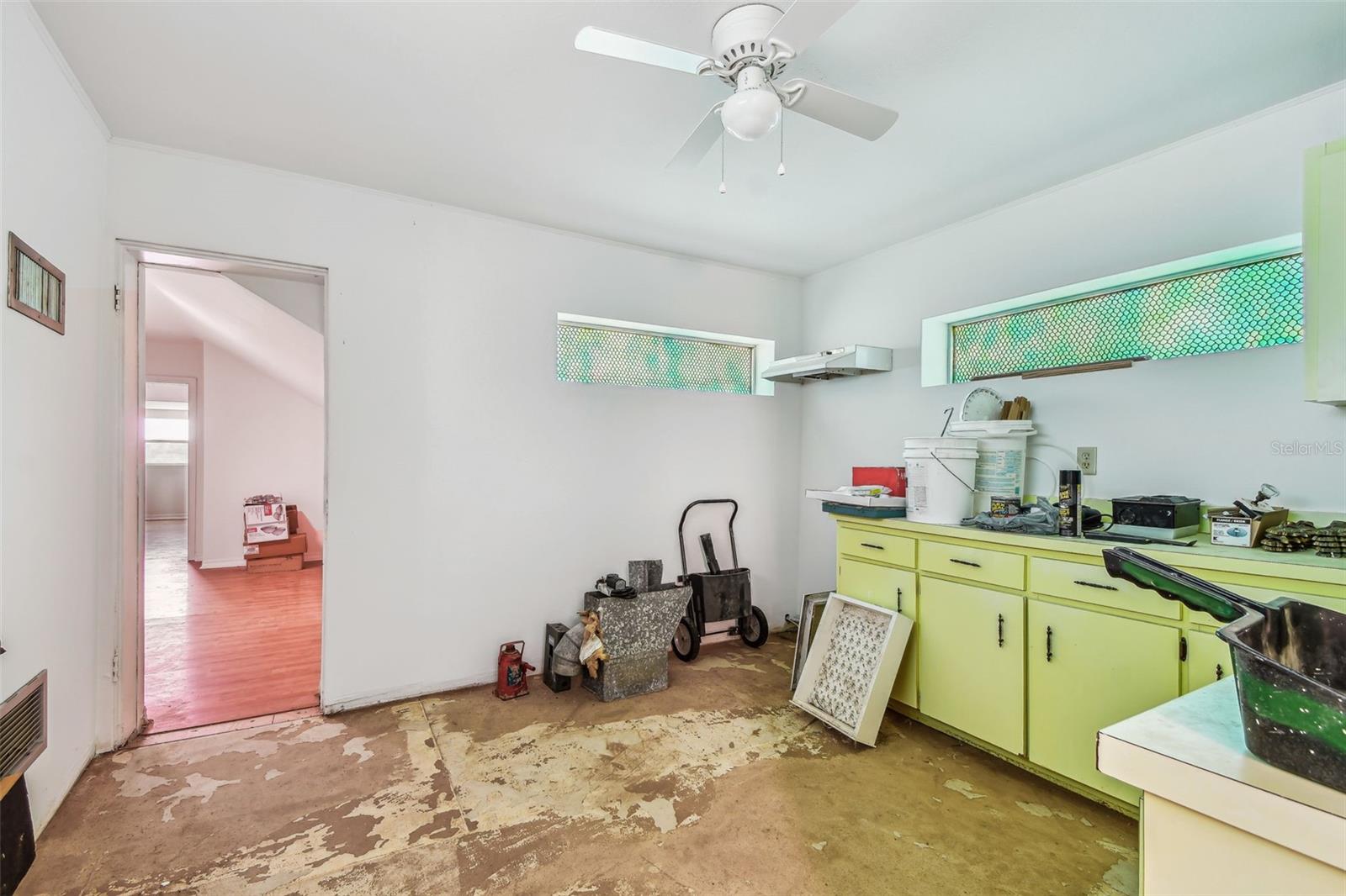 3rd floor kitchenette