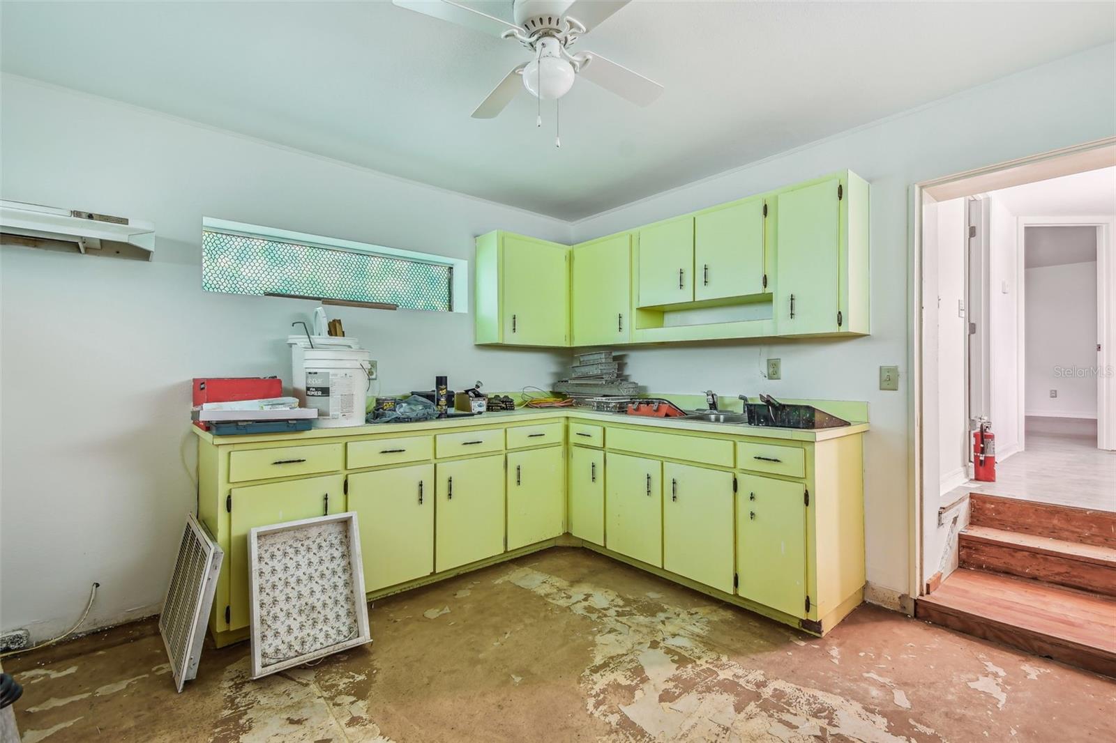 3rd floor kitchenette