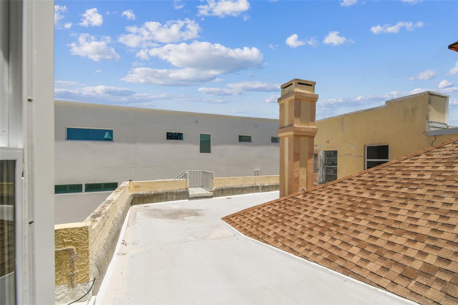 3rd floor rooftop views