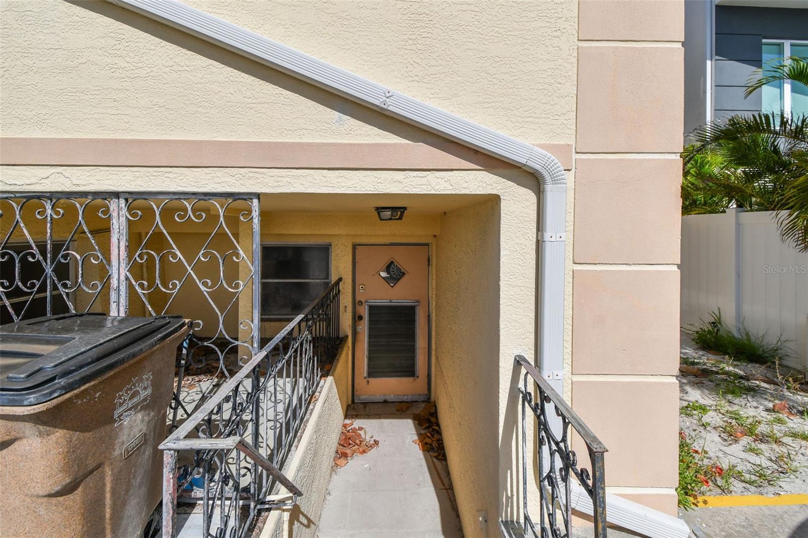 Entrance to Ground floor units