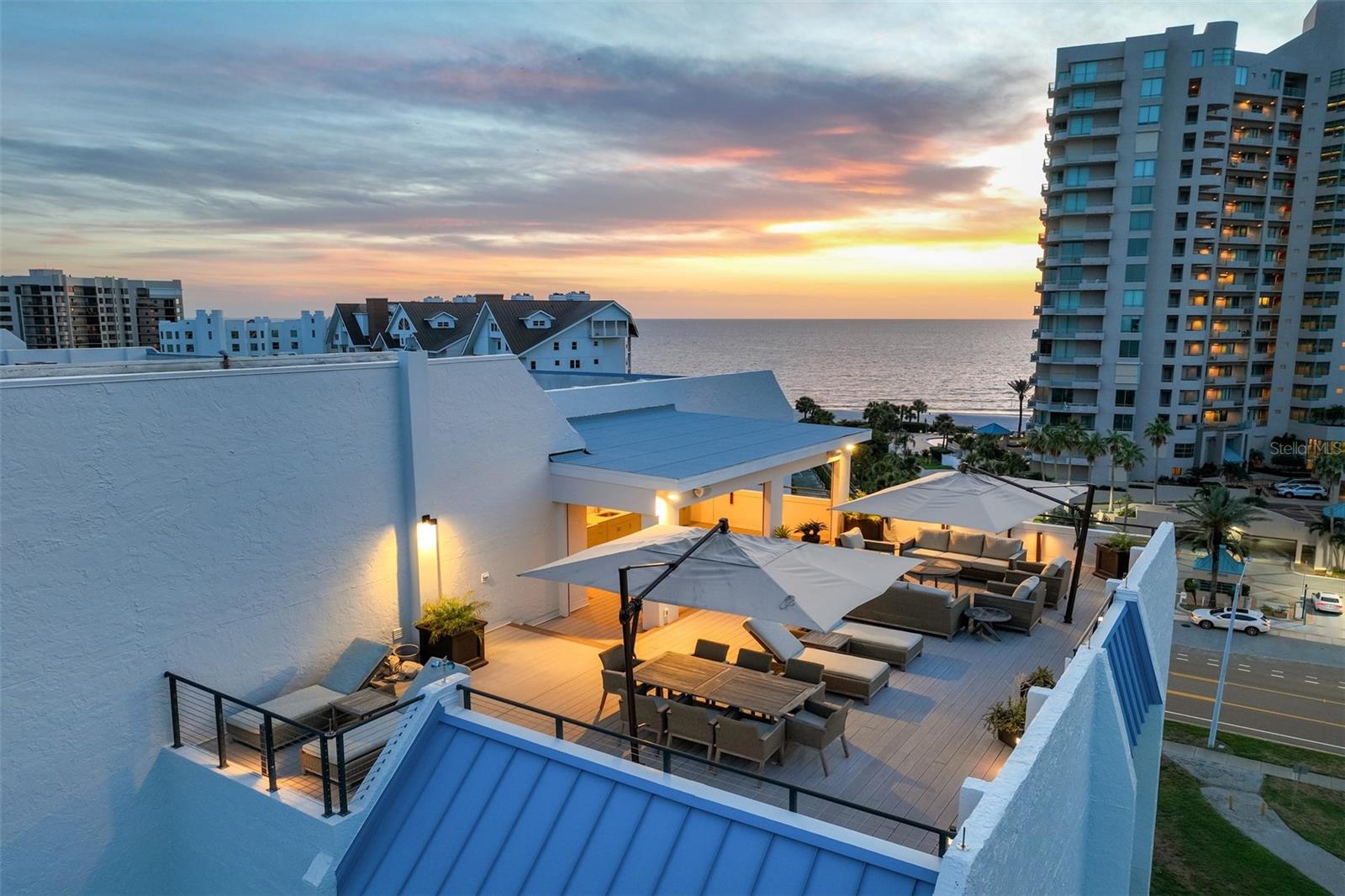Penthouse Rooftop Oasis!