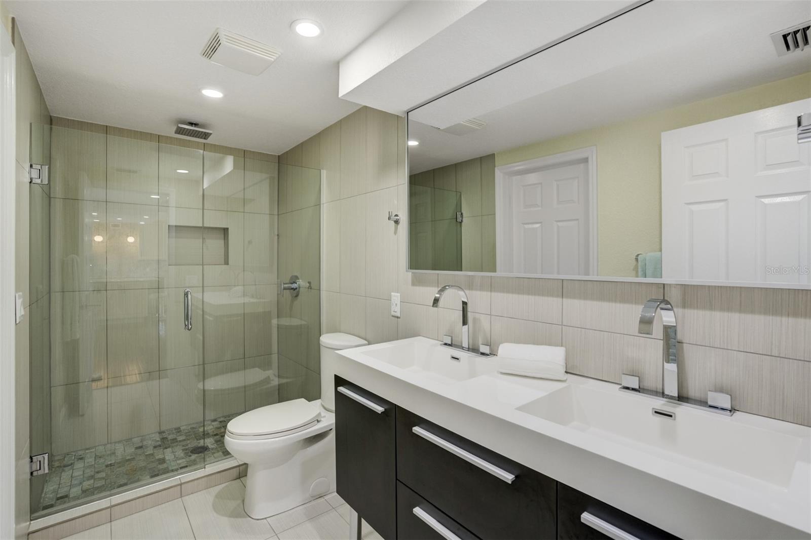 Double Sink Bathroom 2