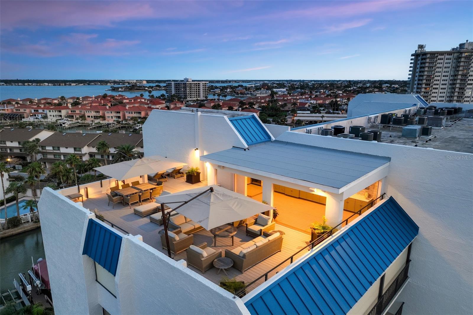 Penthouse Rooftop Oasis