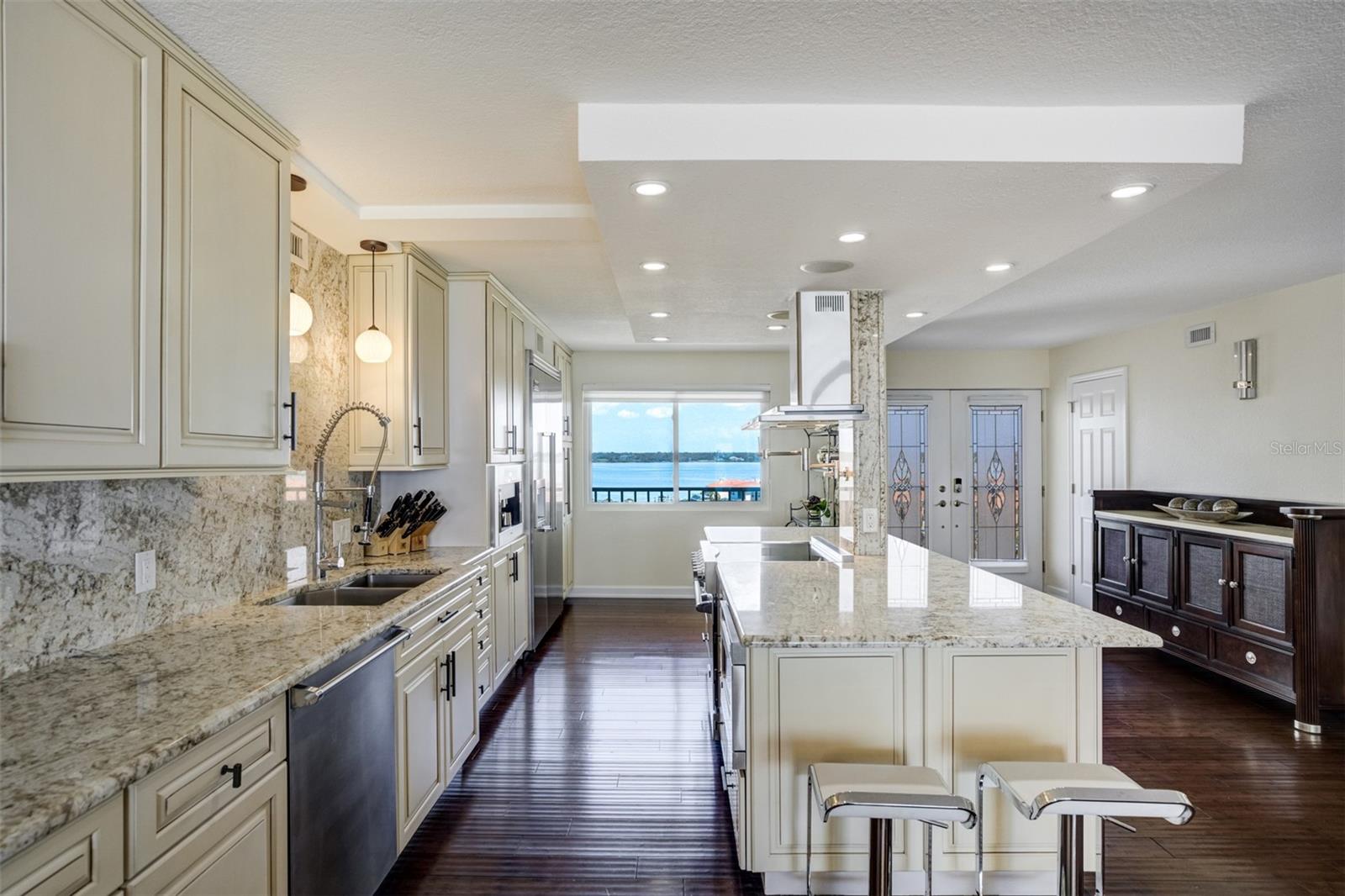 Open Kitchen