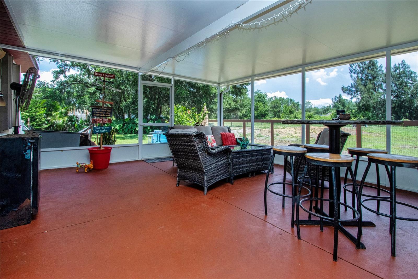Screened in Lanai