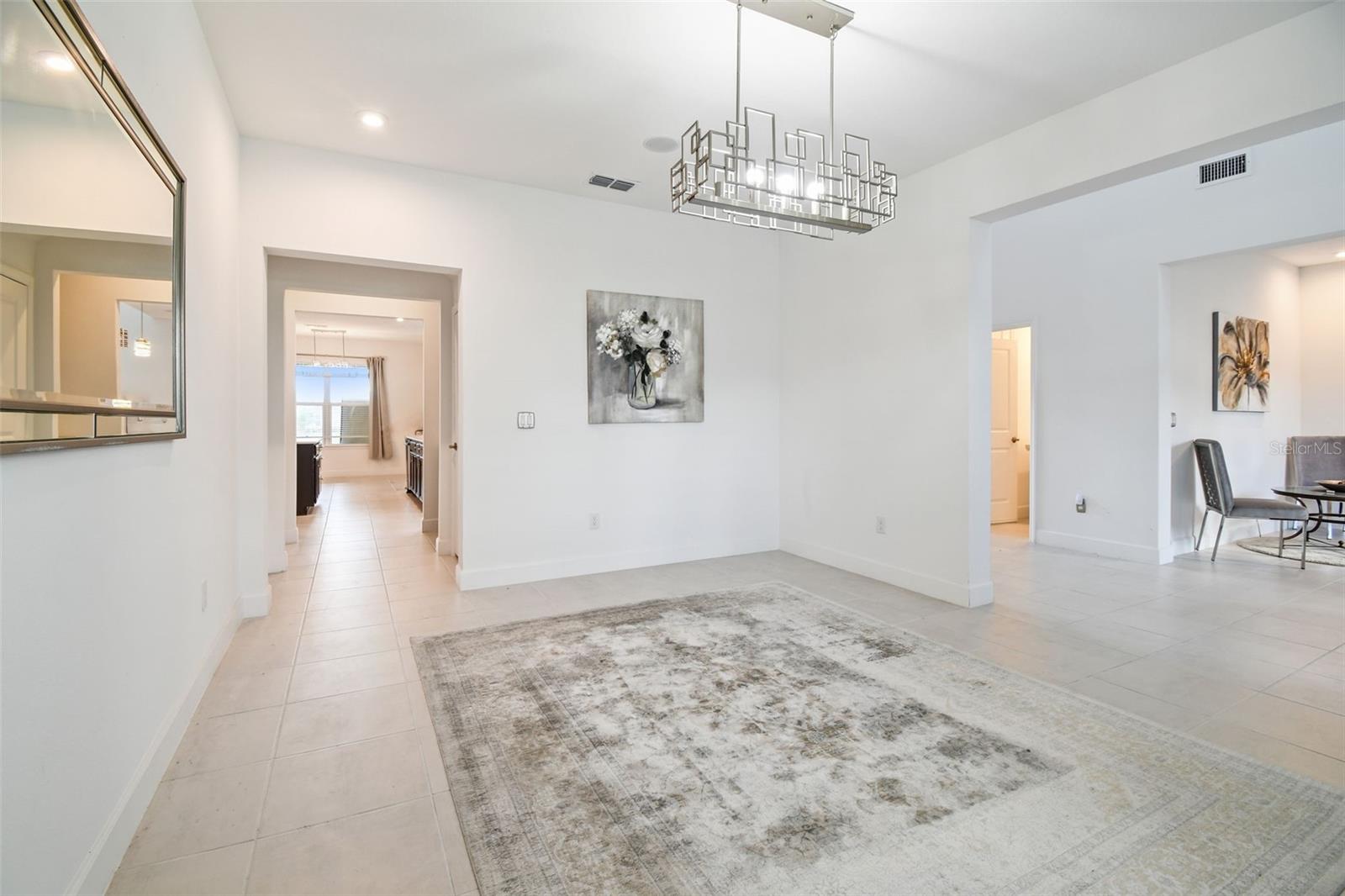 dining room leads to butler's pantry