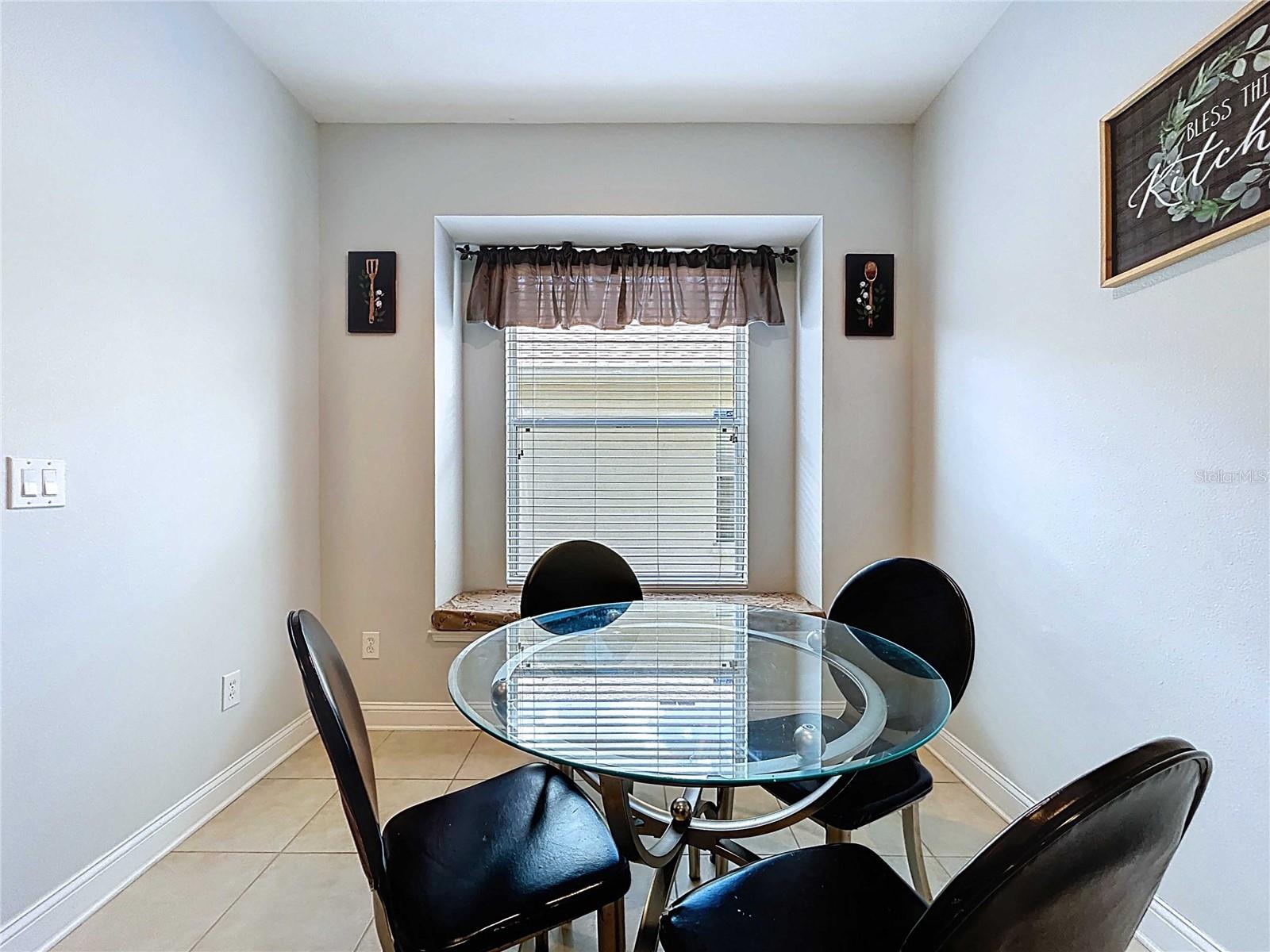 Eat-in area in kitchen