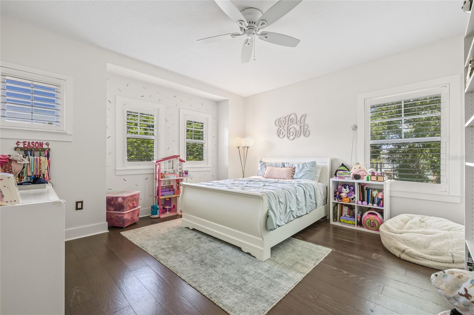 Beautiful bedroom 2 upstiars.