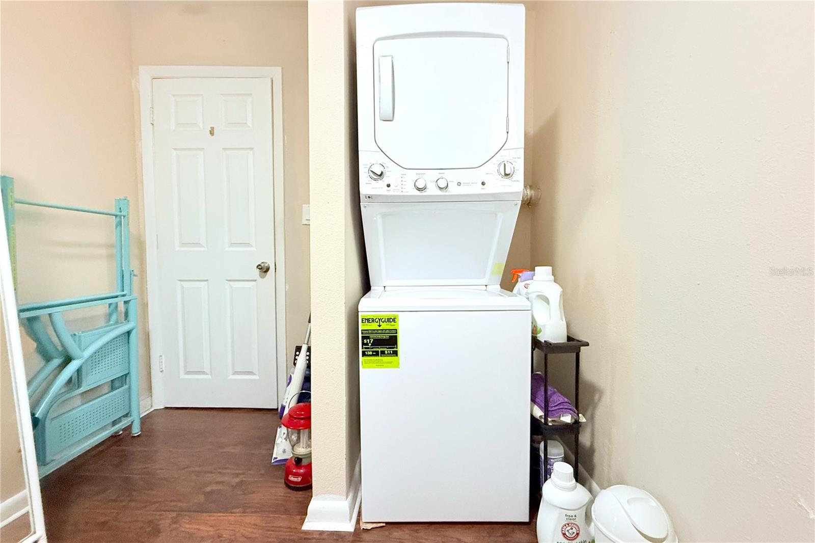 2 Guest room / Laundry