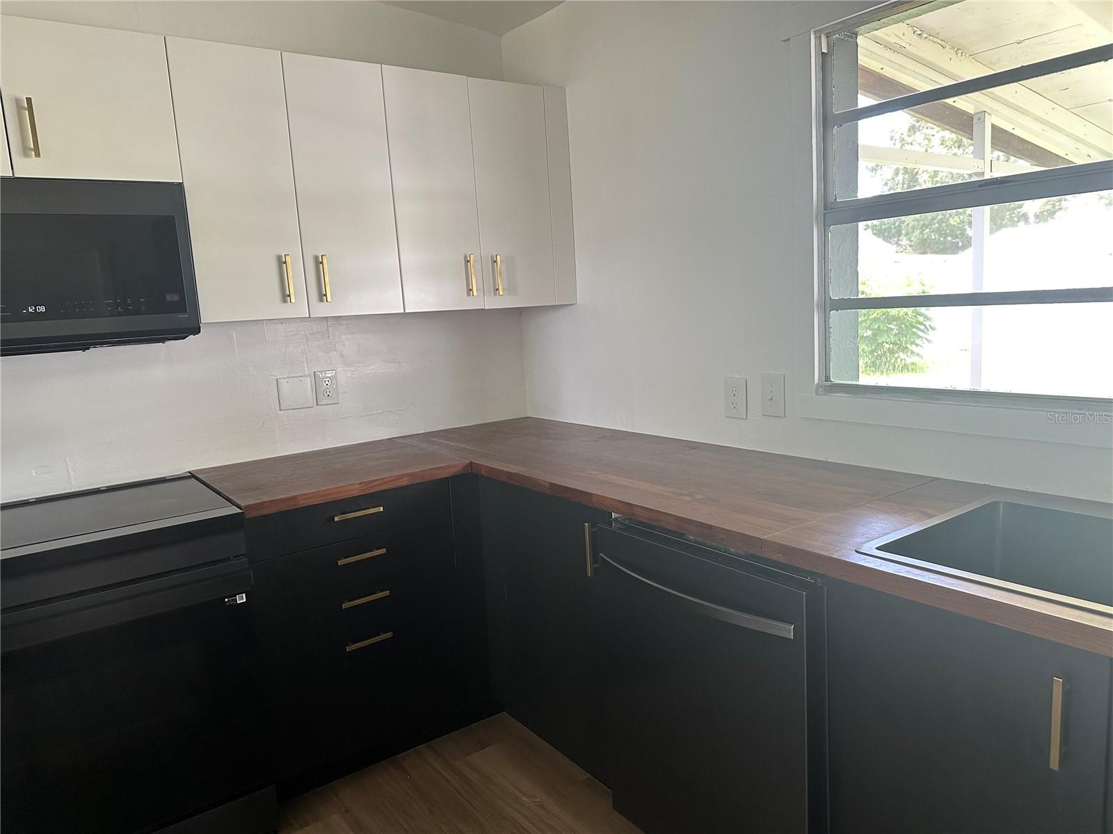 view of cabinets