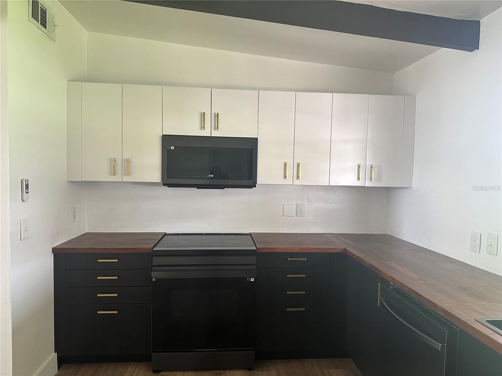 New Kitchen Cabinets
