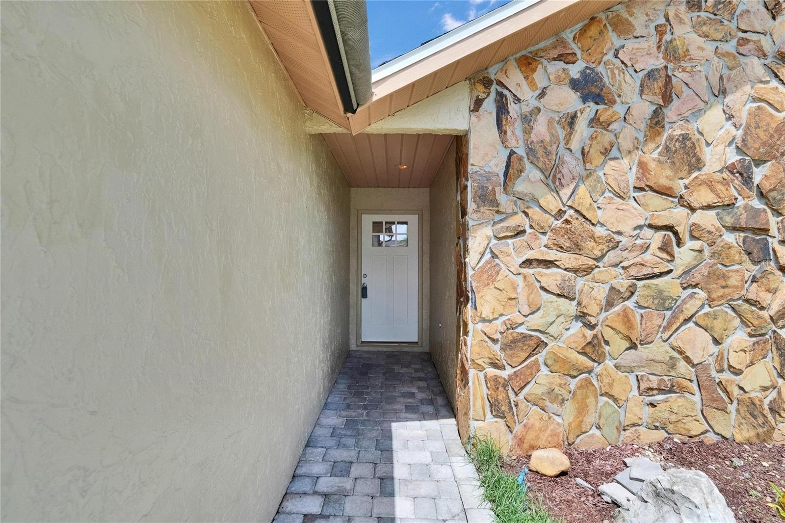 Entry at 1331 Coolmont Dr, Brandon, FL MLS#TB8396351