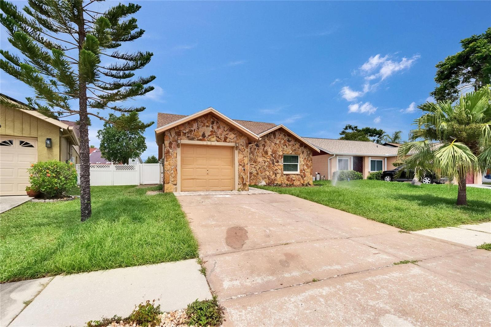 Front Exterior at 1331 Coolmont Dr, Brandon, FL MLS#TB8396351