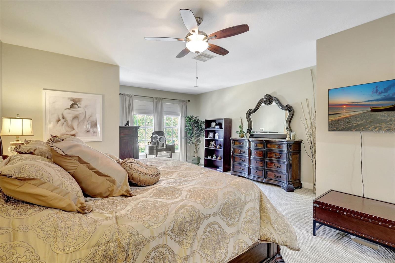 Very Large Primary Bedroom with En Suite Bathroom