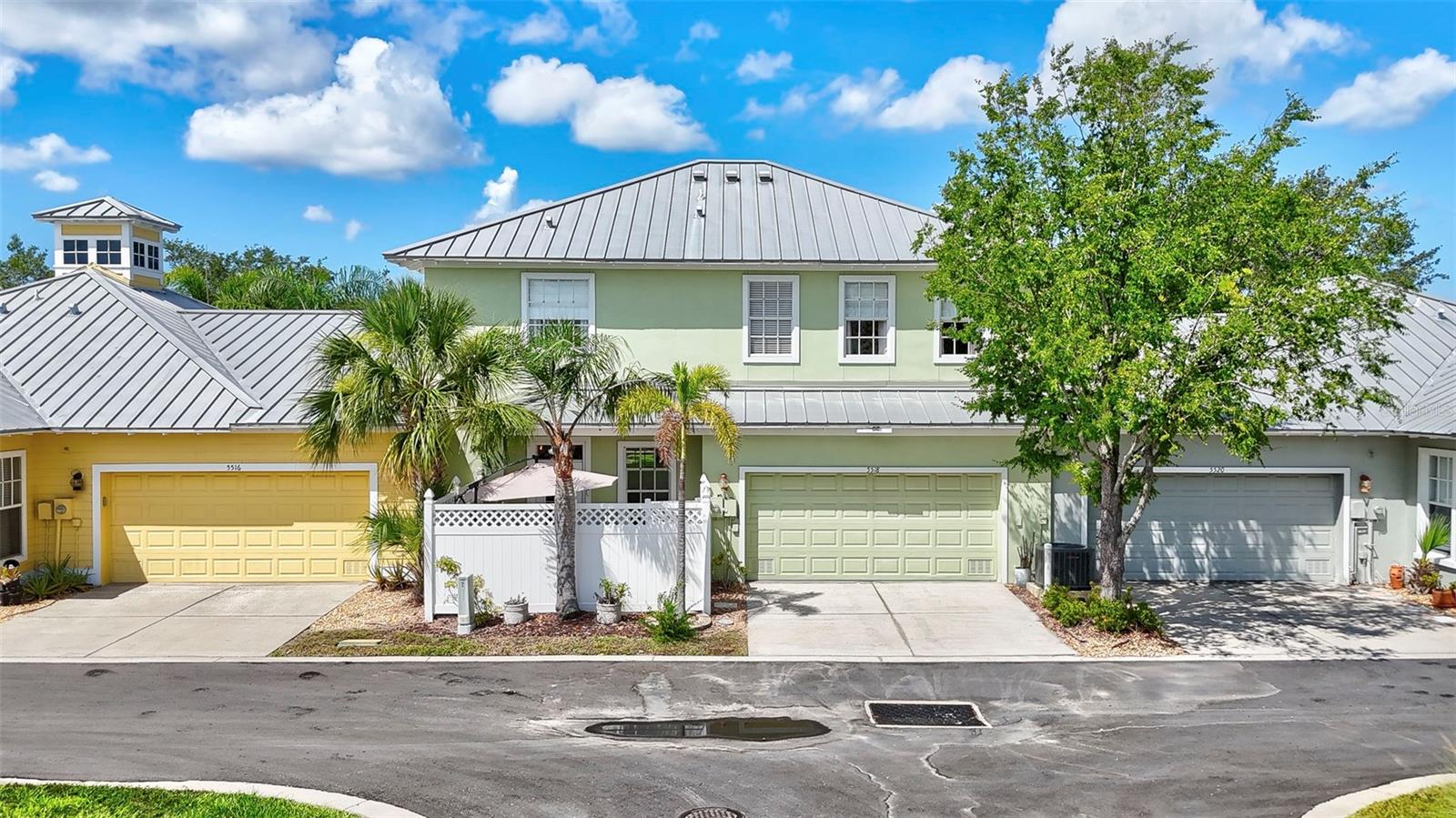 5518 Luminar Pointe Ln is the Middle Unit shown here