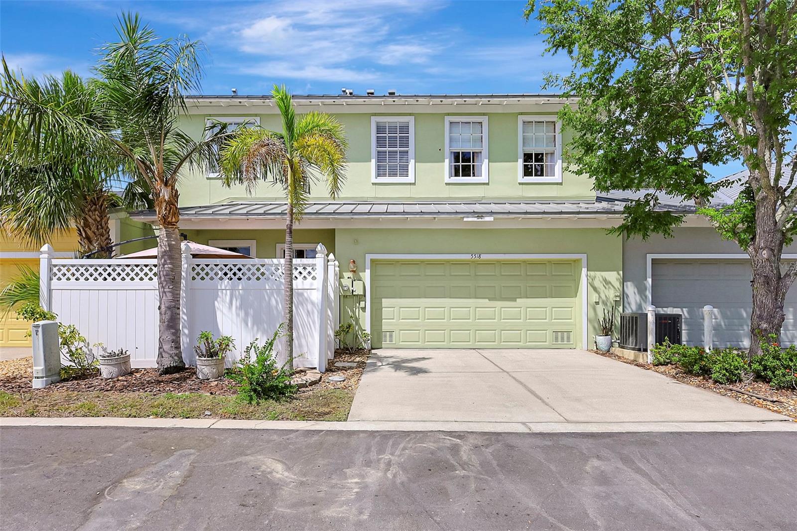 5518 Luminar Pointe Ln is the Middle Unit shown here