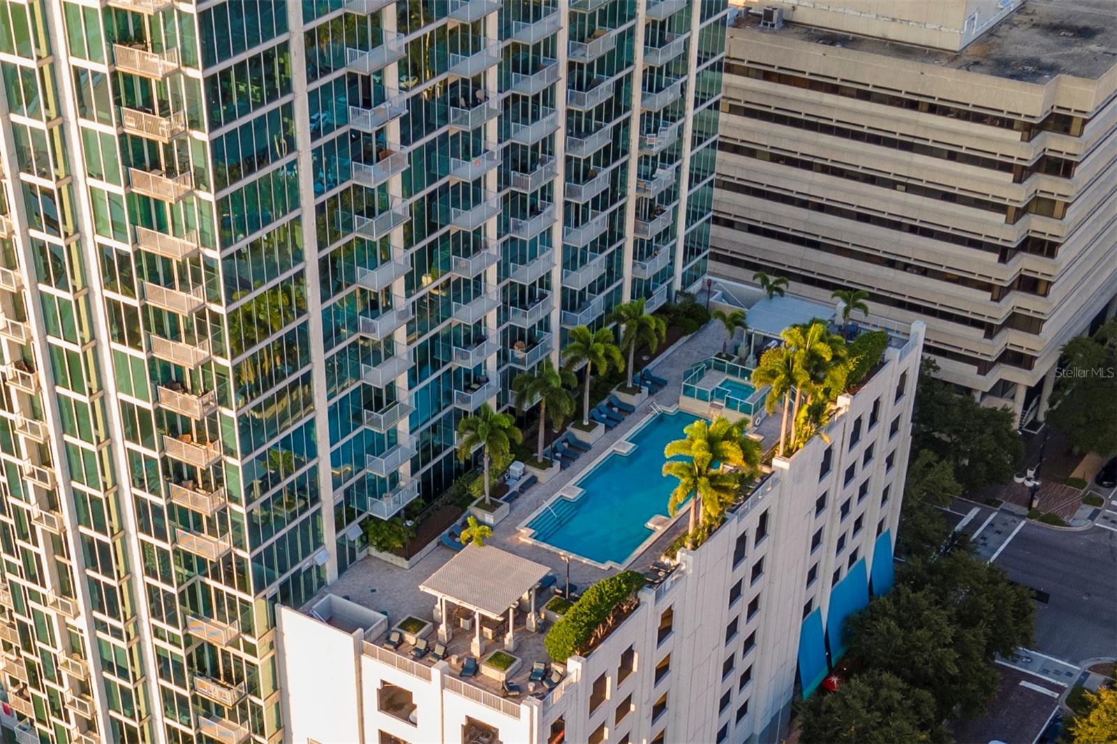 SkyPoint Building Amenities Rooftop