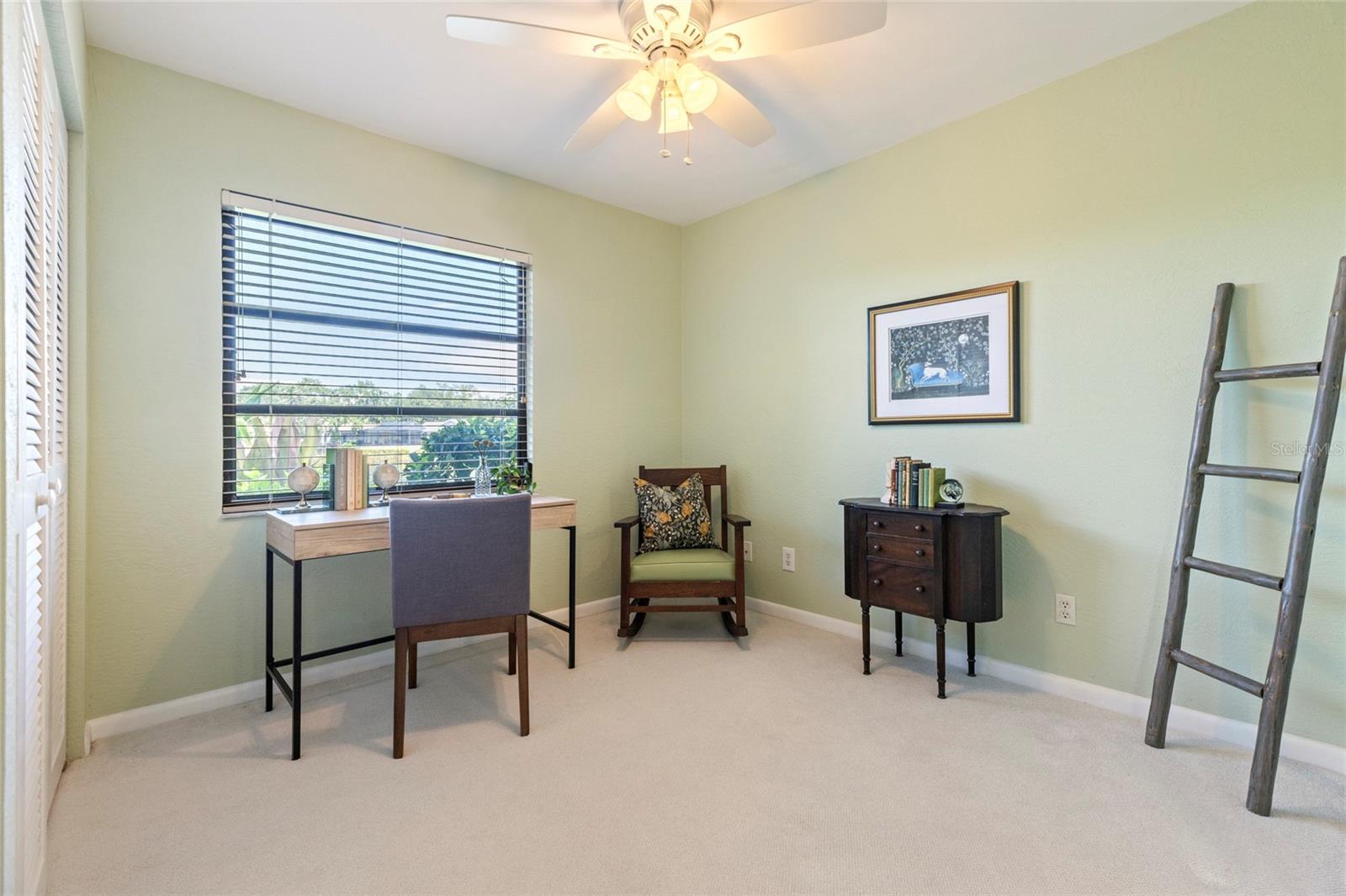 Bonus Room - Study off of primary bedroom