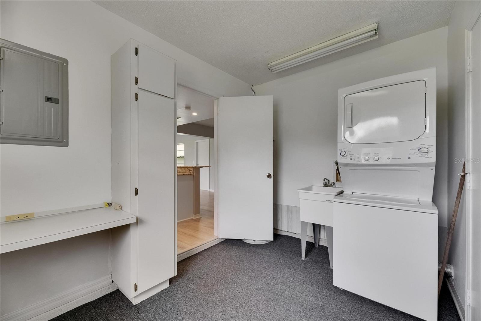 Laundry room & pantry