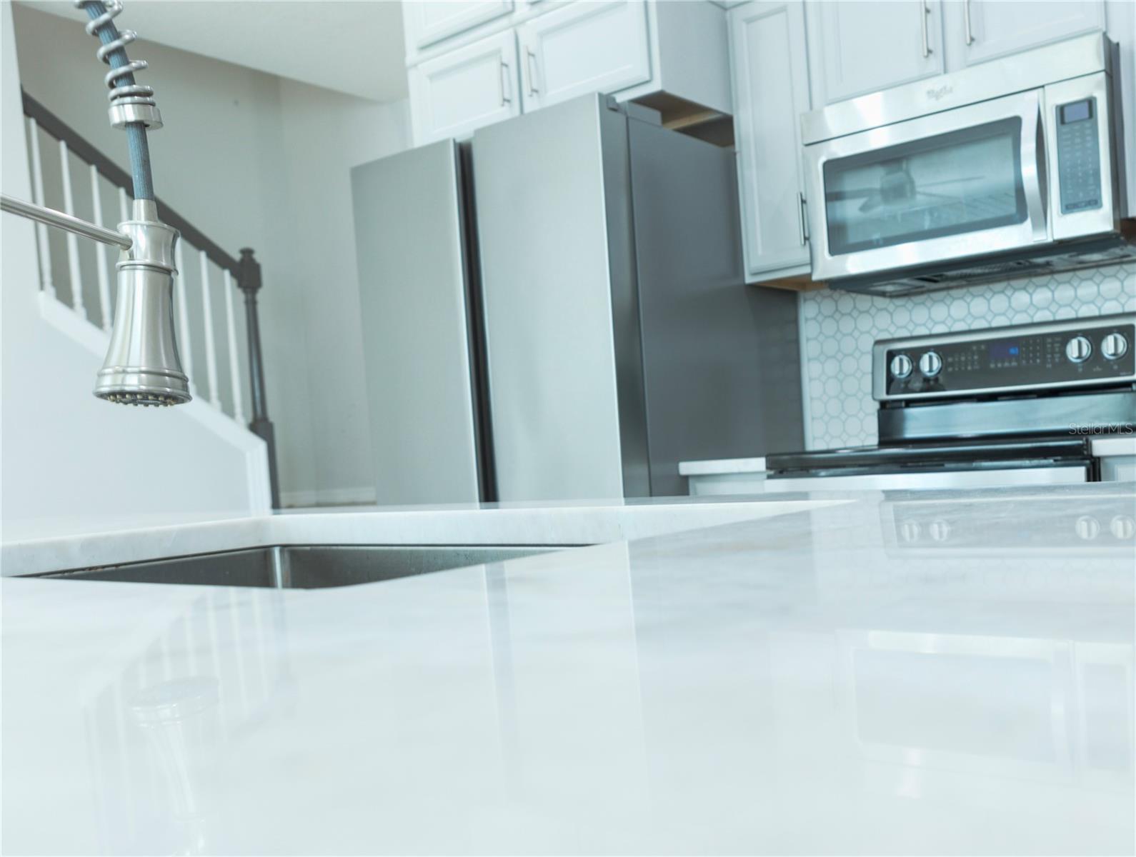 Kitchen faucet battery operated hands-free touch on/off.