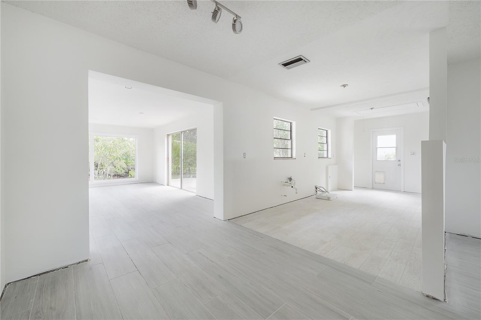 Kitchen to Sun/Family Room