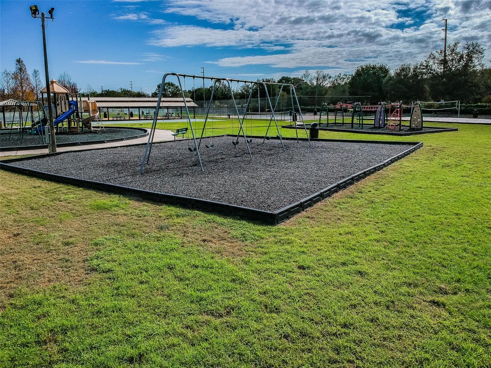 TB8396472