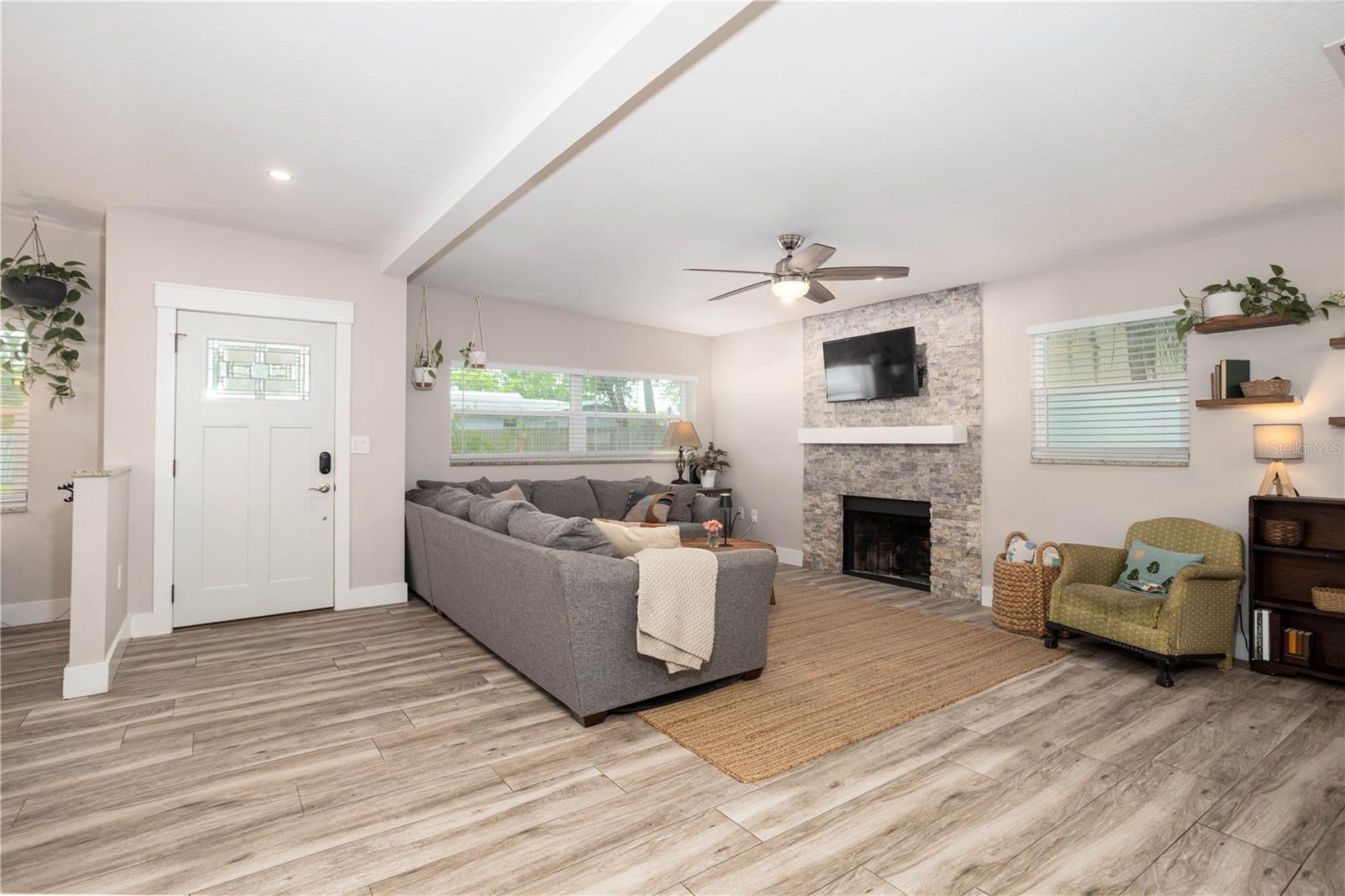 Open Floor Plan!