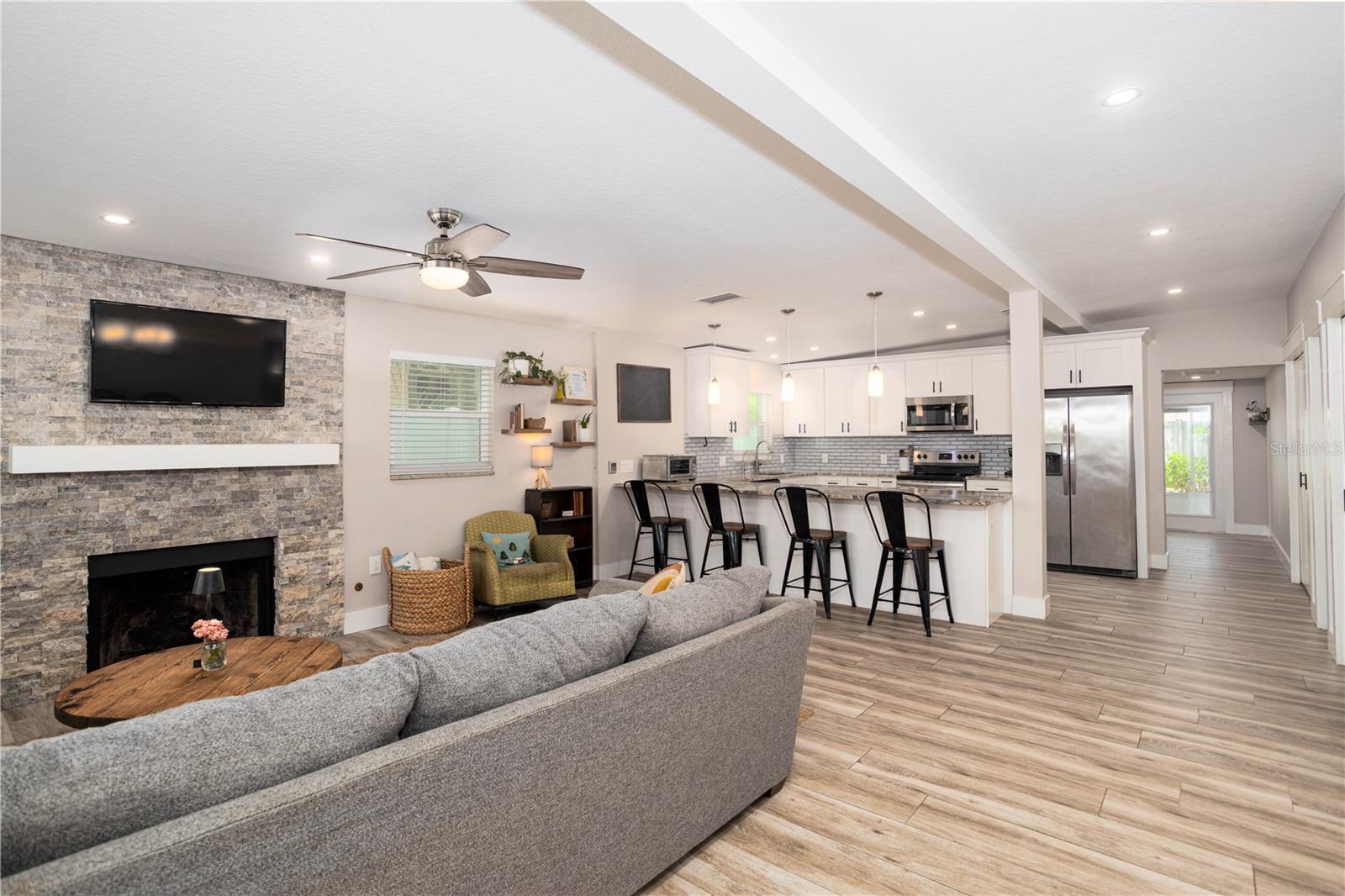 Vaulted Ceilings!