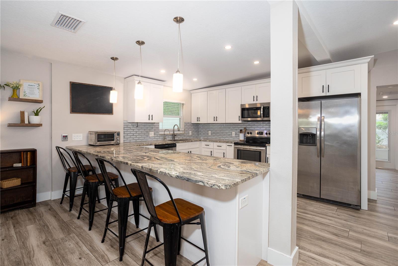 Kitchen Bar!