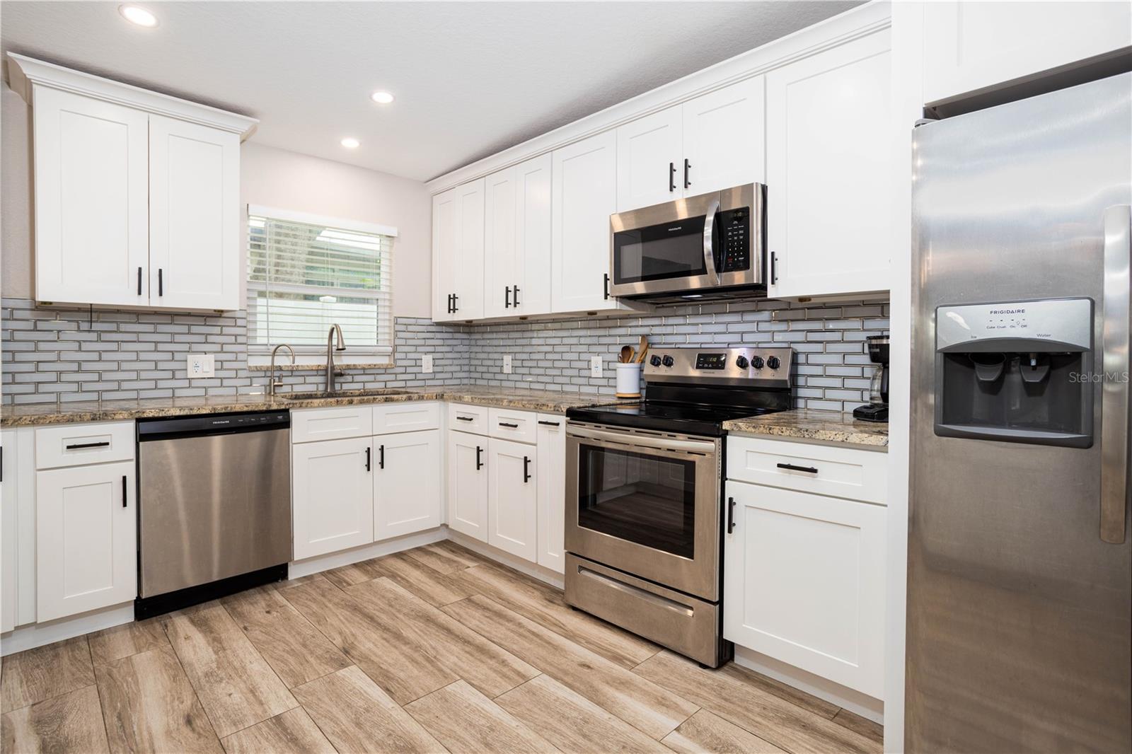 Stainless Steele Appliances!