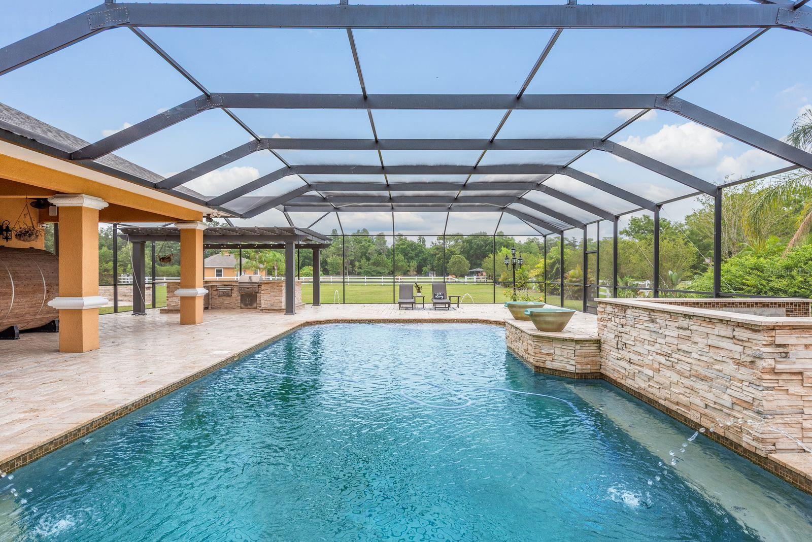 Pool/Lanai